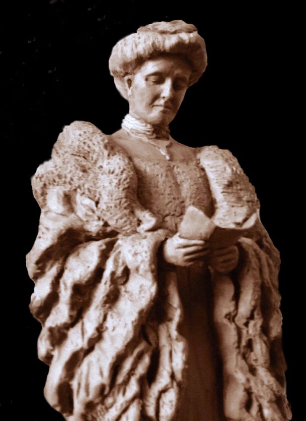 Carolyn Palmer's Edith Wharton sculpture from below